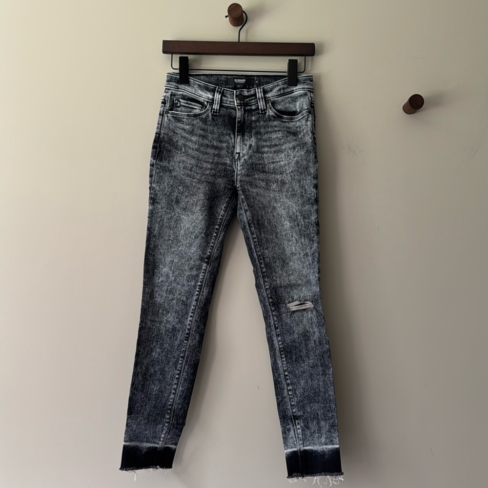 HUDSON JEANS NICO SUPER SKINNY BLACK ACID WASH SIZE 27